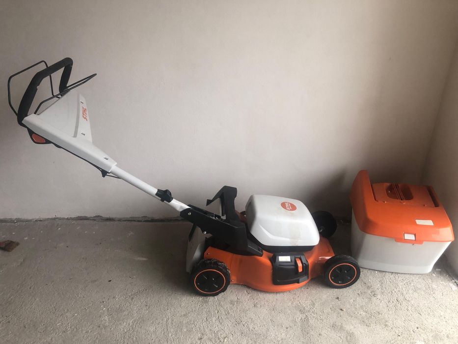 Masina tuns iarba Stihl RMA 248.3 pe acumulator / baterie Fab 2024