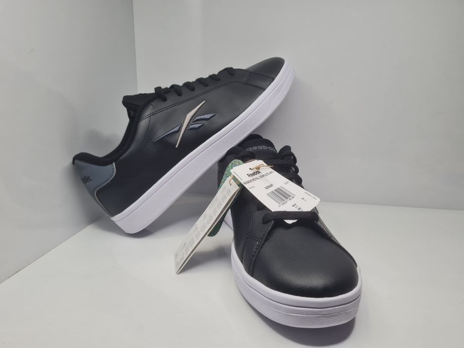 Кецове Reebok 

Нови с кутия.

Размер 44.5 стелка 29 см.

Цена 79 лв.