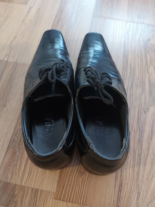 Мъжки обувки        .