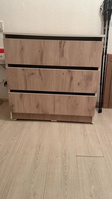 Шкаф тумба три отделения