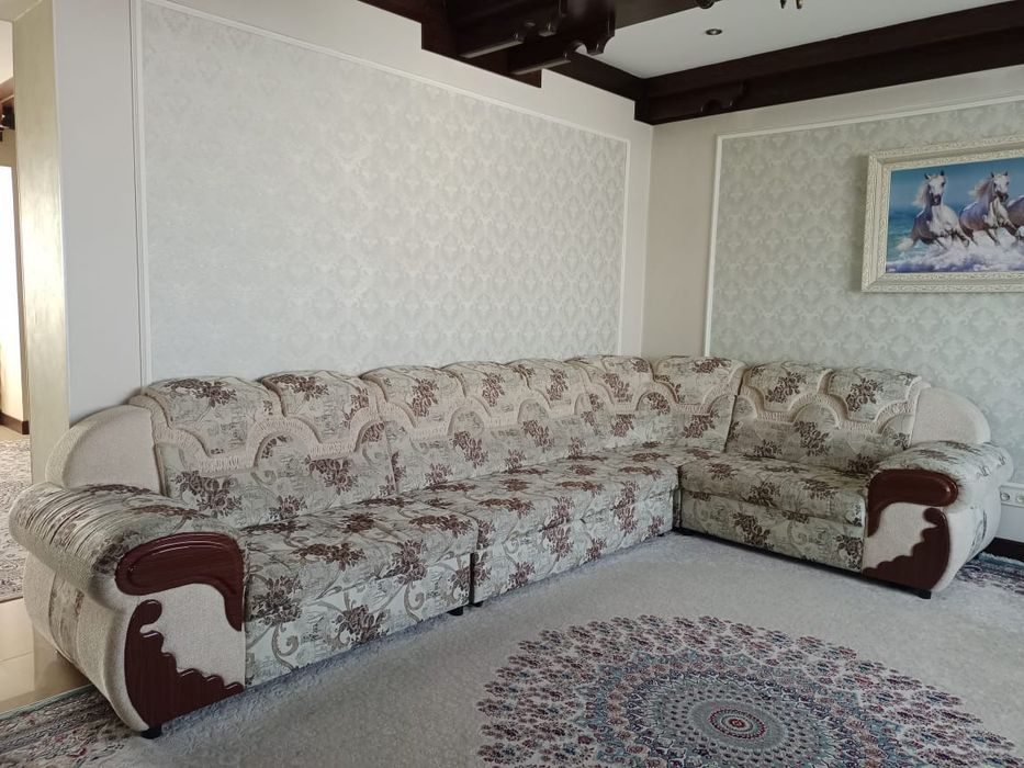 Продам диван  очень хорошего качества