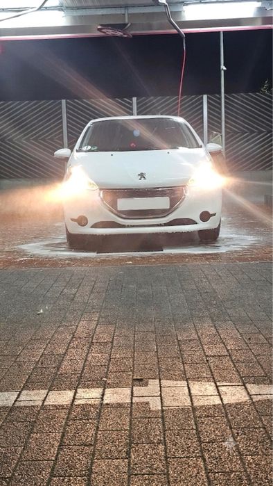 Peugeot 208 2013