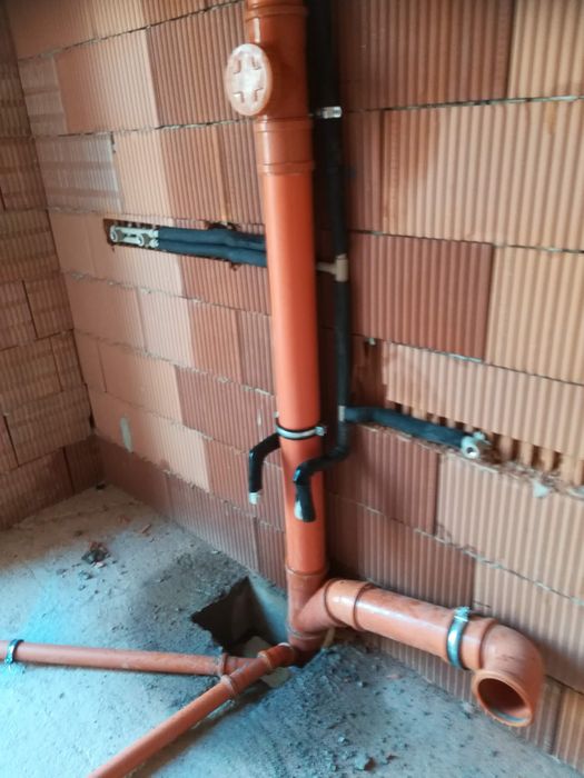 Водопроводчик .ВиК и ОВ млнтаж на вентилация ,  услуги кърти чисти изв