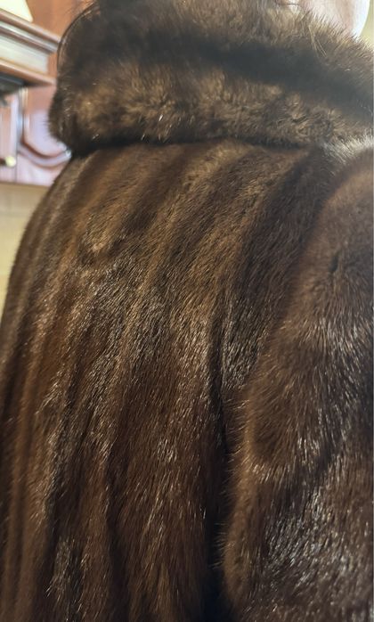 Продам норкувую шубу