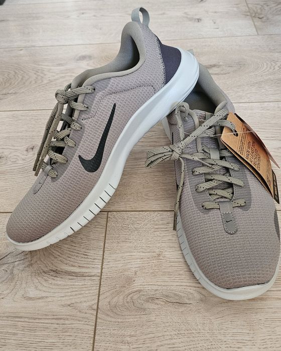 Кроссовки Nike 42р