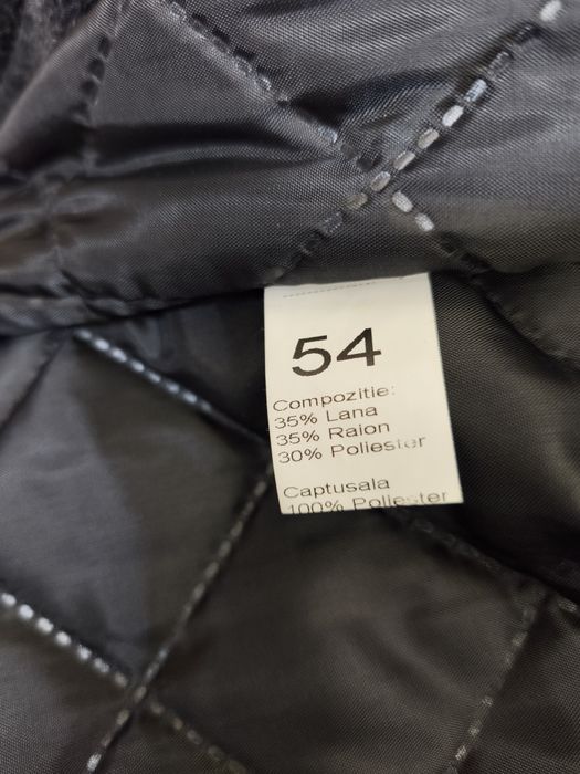Palton cu lână, m. 54 + sacou catifea
XXL·Foarte bună