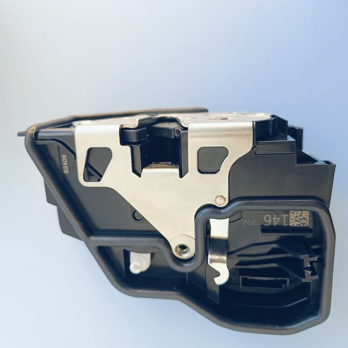 Брава предна врата BMW E81 E87 E82 F20 E90 F30 F32 F33 E60 F10 и др