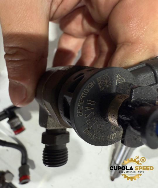 Injector Injectoare H8201636333 0445110800 1.5DCI K9K Dacia Duster 2