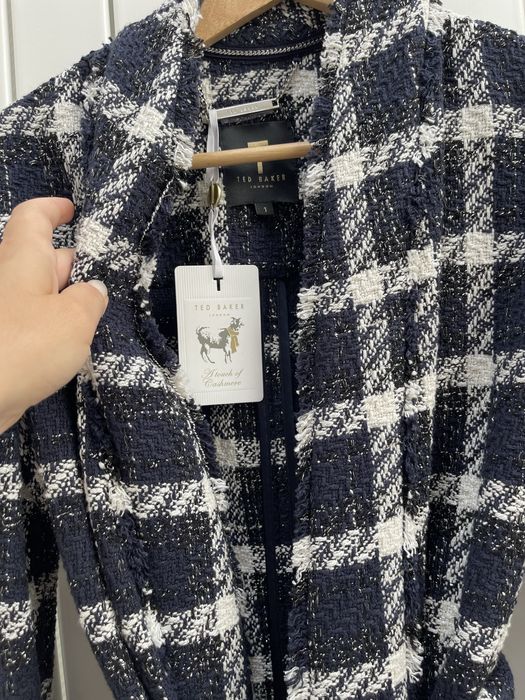 Palton Ted Baker nou cu eticheta