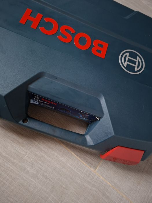 Bosch si Hilti md 2000