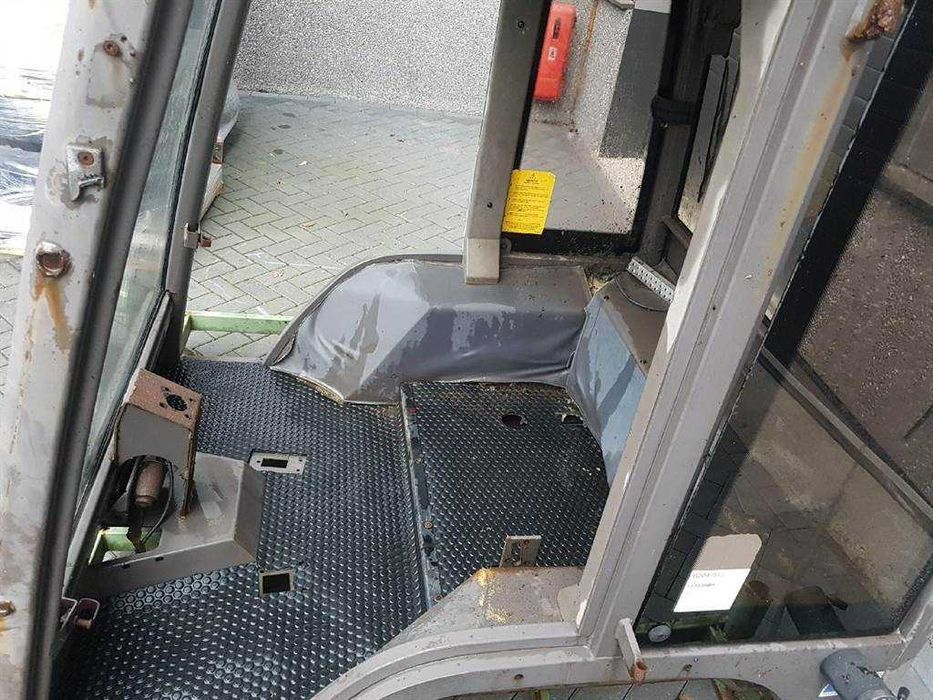 Cabina utilaj Manitou MLA627 - Piese de schimb Manitou