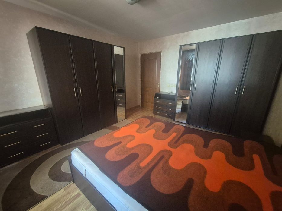 Inchiriez apartament central