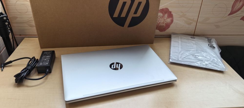 Laptop HP ProBook 14 G8_i7 1165G7_16GB DDR4_512GB SSD_NOU + Geanta