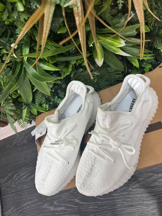 Yeezy Boost 350 V2