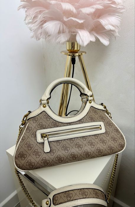 Дамска чанта Guess