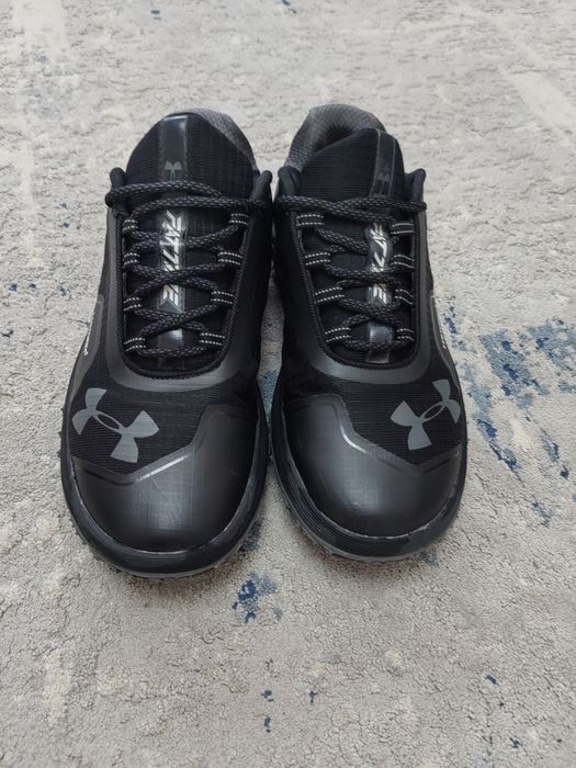 Продам кроссовки Under Armour 15 000 тг