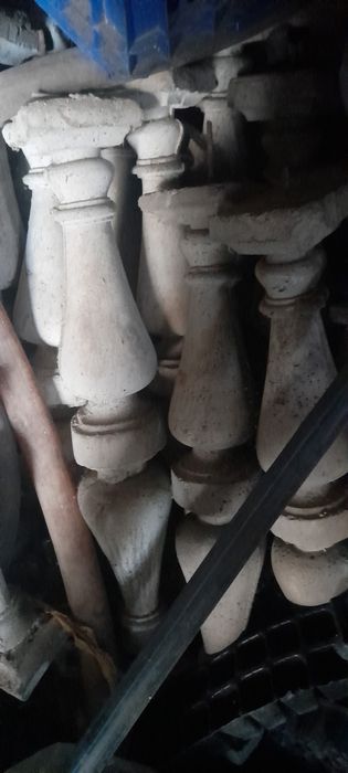 Vând stîlpișori din beton