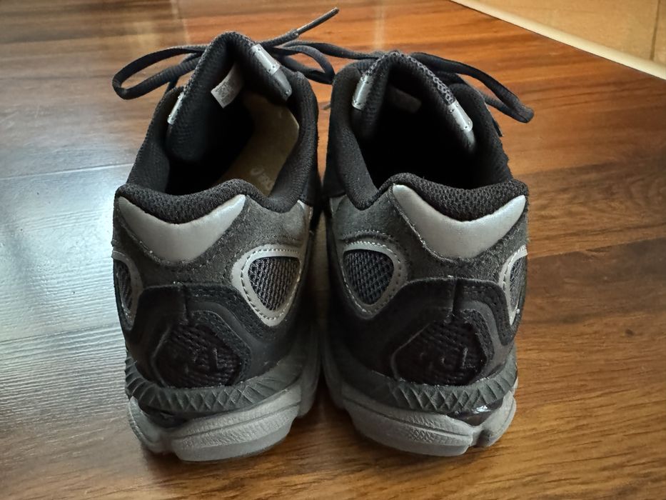 Маратонки ASICS-Нови!