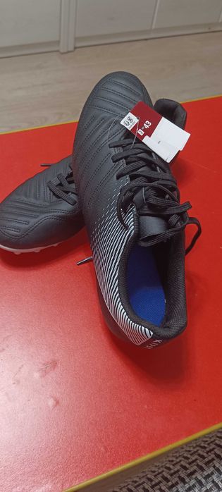 Бутсы футбольные