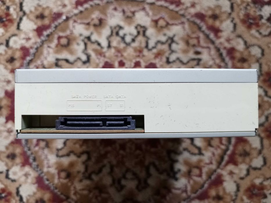 Продам дисковод для компьютера