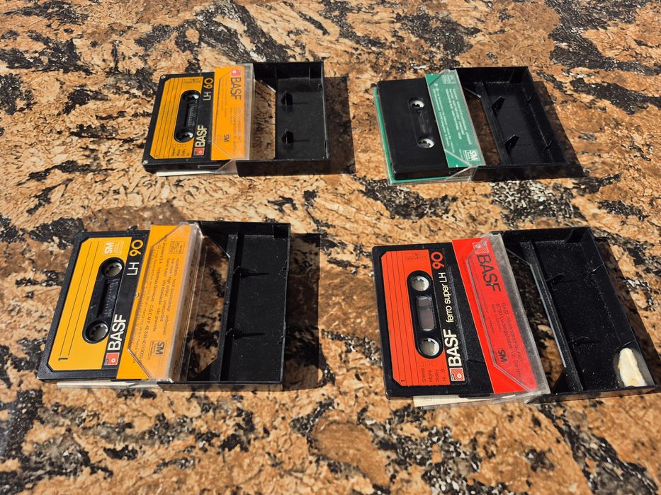 Vând 4 casete audio originale Basf ferro super LH muzica 60-90 minute