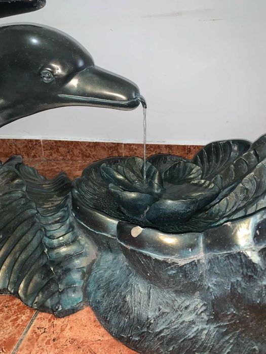 Masa delfin fantana arteziana