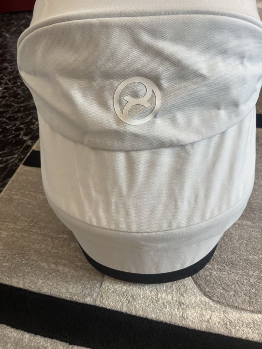 cybex S lux кош за новородено