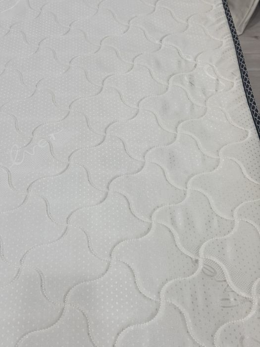 Продам матрас  новый