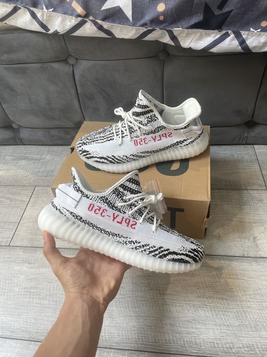!LICHIDARE STOC! Yeezy 350 Zebra.
