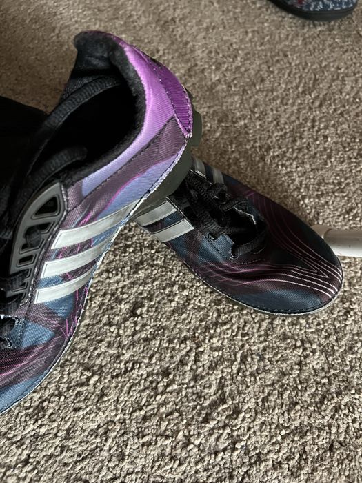 Маратонки Nike и Adidas