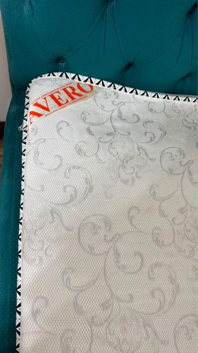 Кровать с матрасом