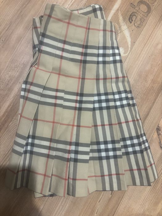 Burberry плисирана пола вълна