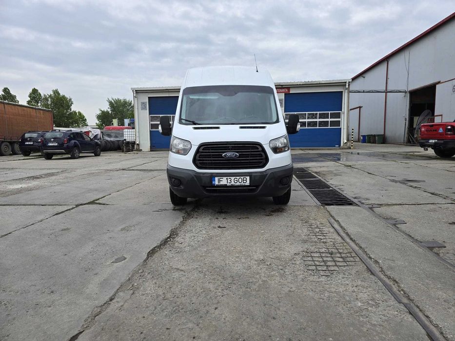 Autoutilitara Ford Transit - Primul proprietar