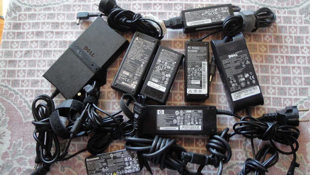 Incarcatoare Adaptoare diferite modele  Lenovo, Dell, Asus, Accer Msi,Hp de la 45W-300W preturi diferite