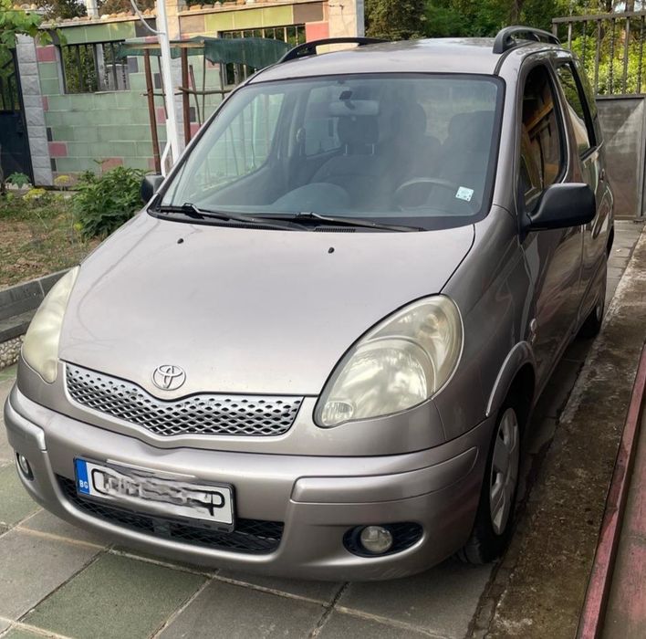 Toyota yaris verso-1,3 vvti benzin.