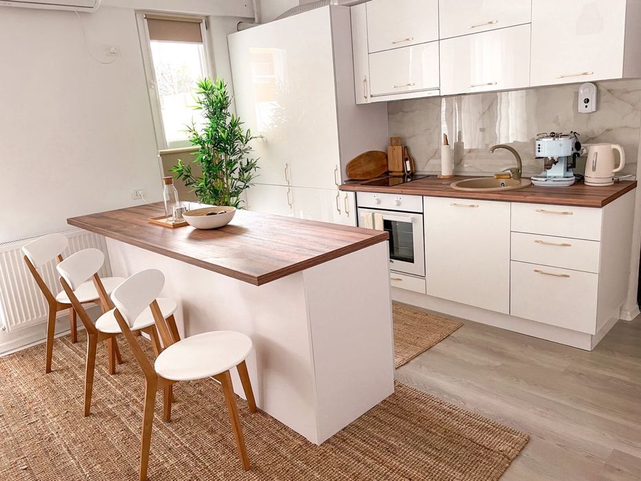 Apartament Mamaia Nord curte privata doua camere de inchiriat termen lung