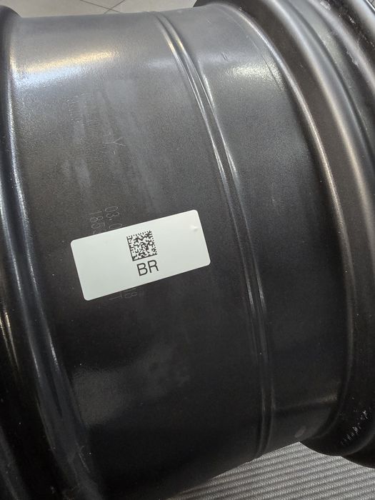 1 БР. Оригинална 19” RS3 8Y ДЖАНТА – ET25