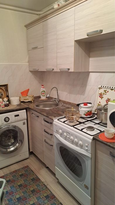 Продам уютный кухонный гарнитур! НЕДОРОГО!