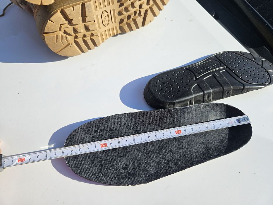 Bocanci desert rocky 38-39