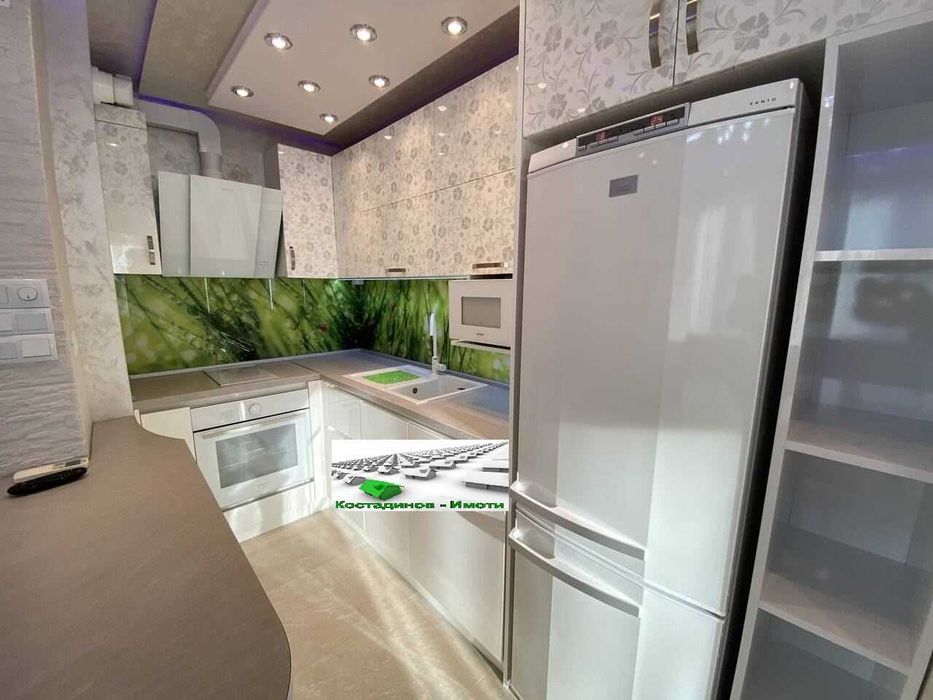 Дава се под наем Тристаен апартамент в Пловдив, Младежки Хълм - 68 кв.м за 500 € - Снимка #2