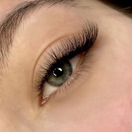 Наращивание ресниц с длительной ноской