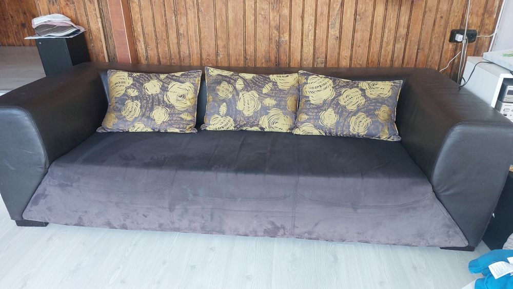 Продава се диван