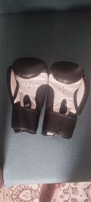 Боксёрни перчатки