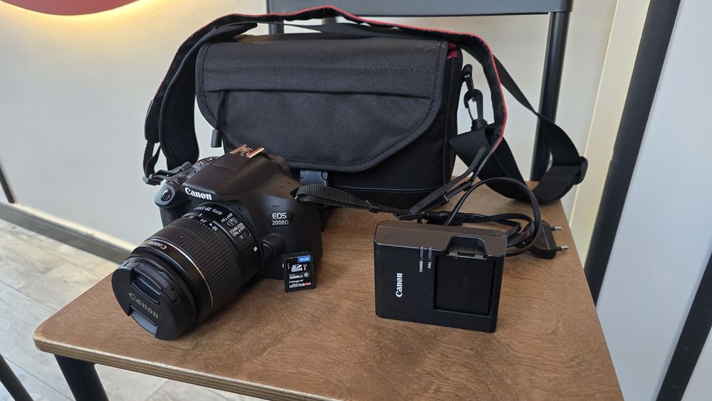 Aparat foto & video Canon EOS 2000D