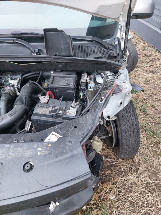 De vanzare dacia doker1,5dci avariata