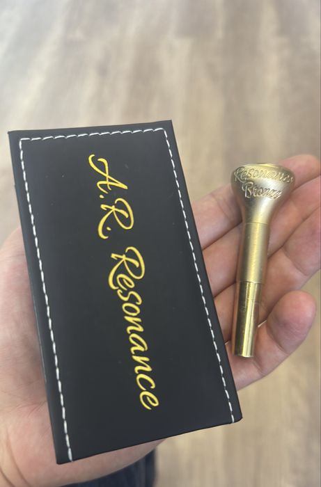 Mustiuc trompeta AR resonance VLC