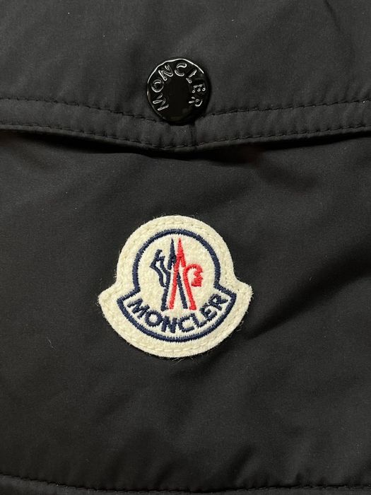 Зимно яке Moncler в размер ХЛ като ново