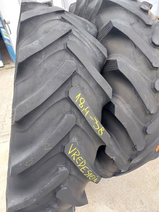 18,4/38. Vredestein.