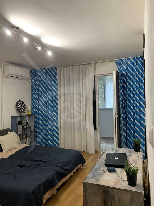 Продава се Тристаен апартамент в Варна, Зимно кино Тракия - 100 кв.м за 2300 €/кв.м - Снимка #2