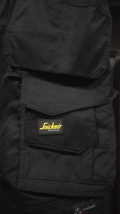 Snickers Нов оригинален Размер 58